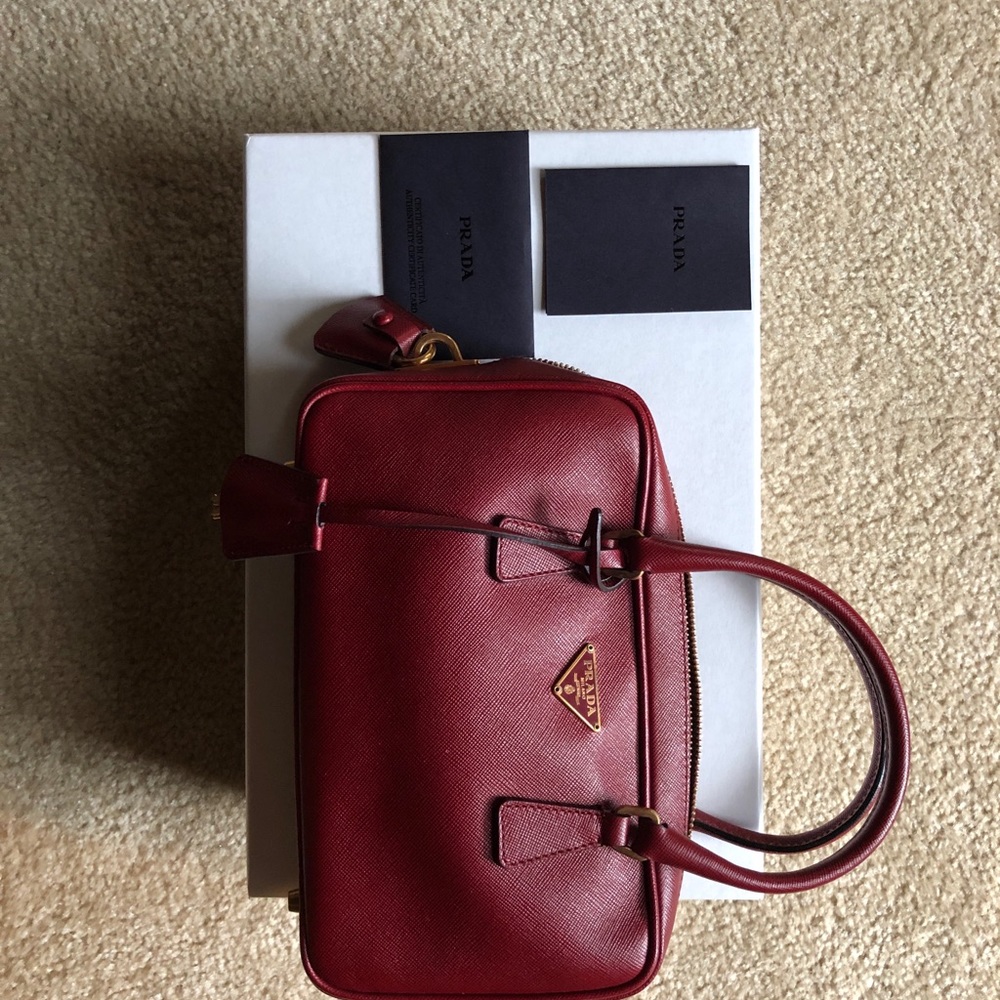 Prada - Picture 4 of 11